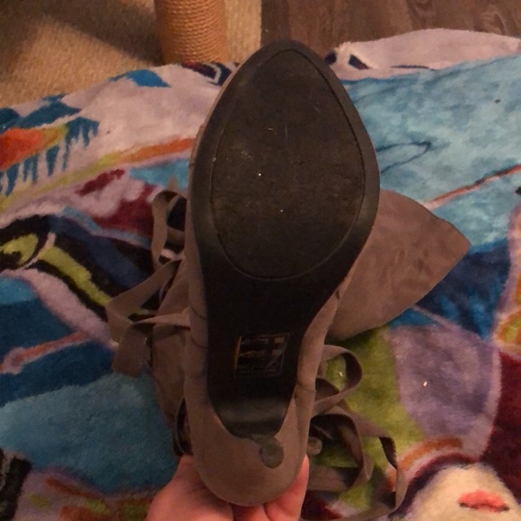 Boots - Picture 3 of 3